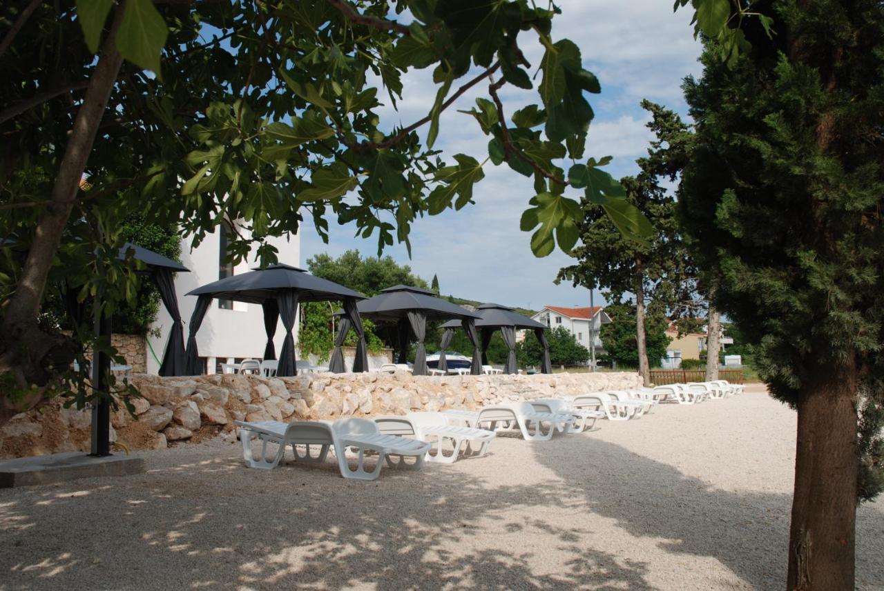 5 Meters From The Sea With Private Beach - 70M2 Colibri Sunset Apartments سفيتي بيتار المظهر الخارجي الصورة