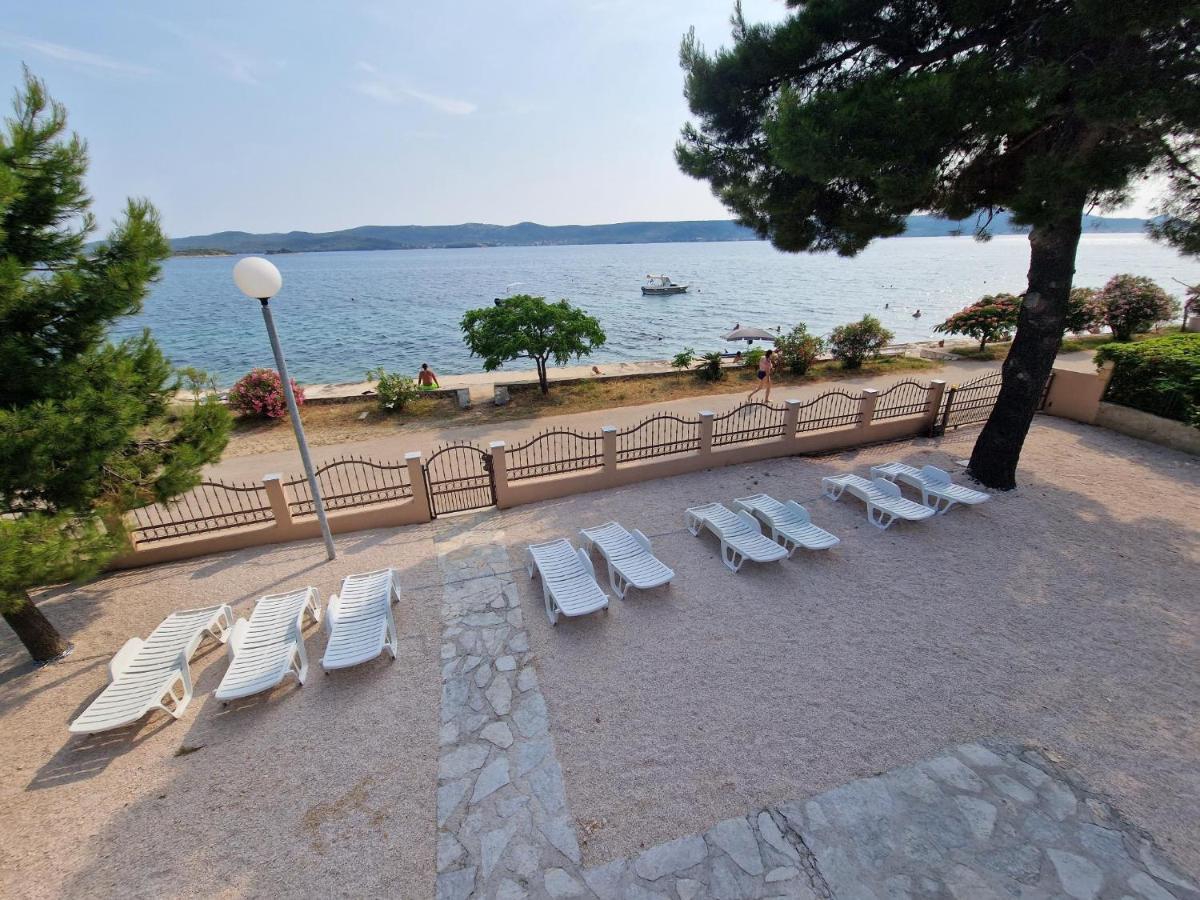 5 Meters From The Sea With Private Beach - 70M2 Colibri Sunset Apartments سفيتي بيتار المظهر الخارجي الصورة